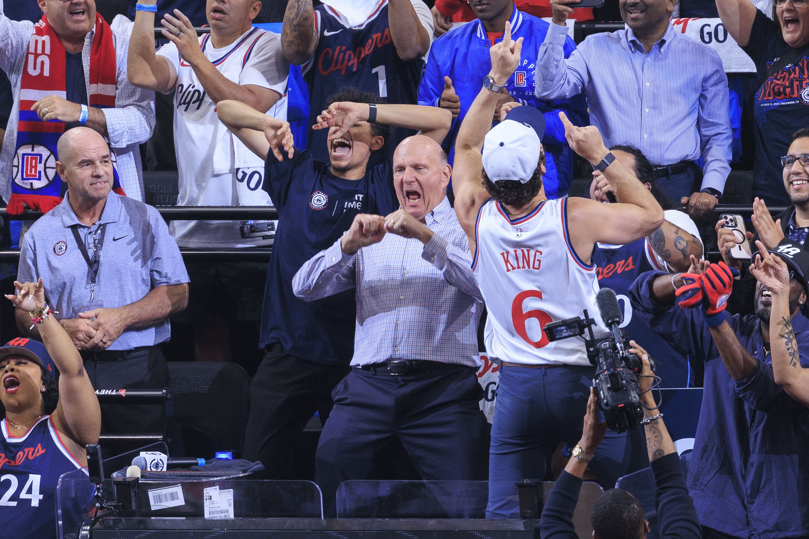 爱游戏娱乐-TA：快船已引发联盟信任危机 鲍尔默的巨额财富会破坏公平竞争