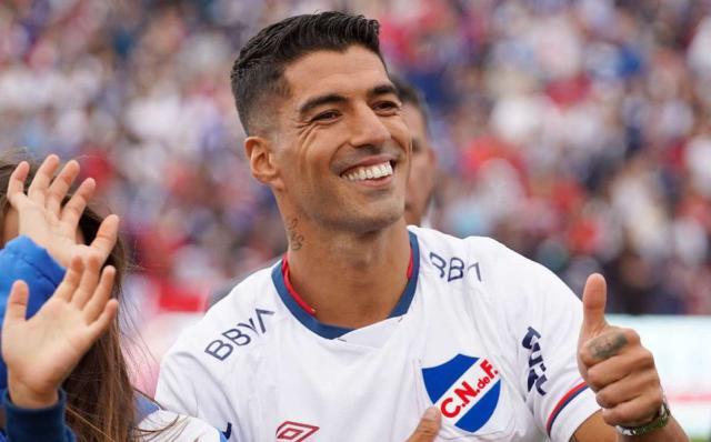 爱游戏中国-苏亚雷斯亮相乌拉圭民族 签至年底 月薪仅3万美元