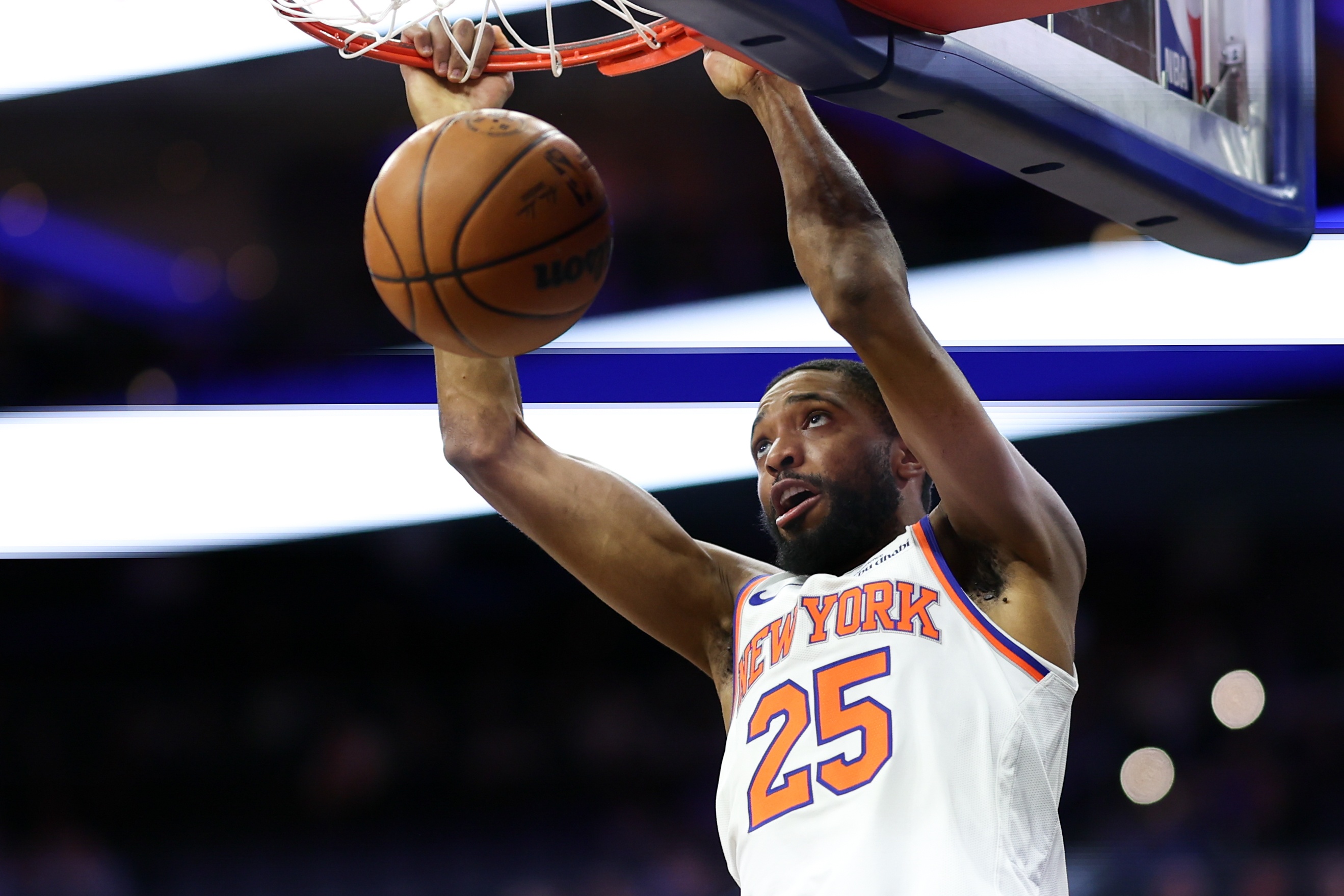 爱游戏-大桥：马刺是支出色的队伍 我们必须拿出最佳状态