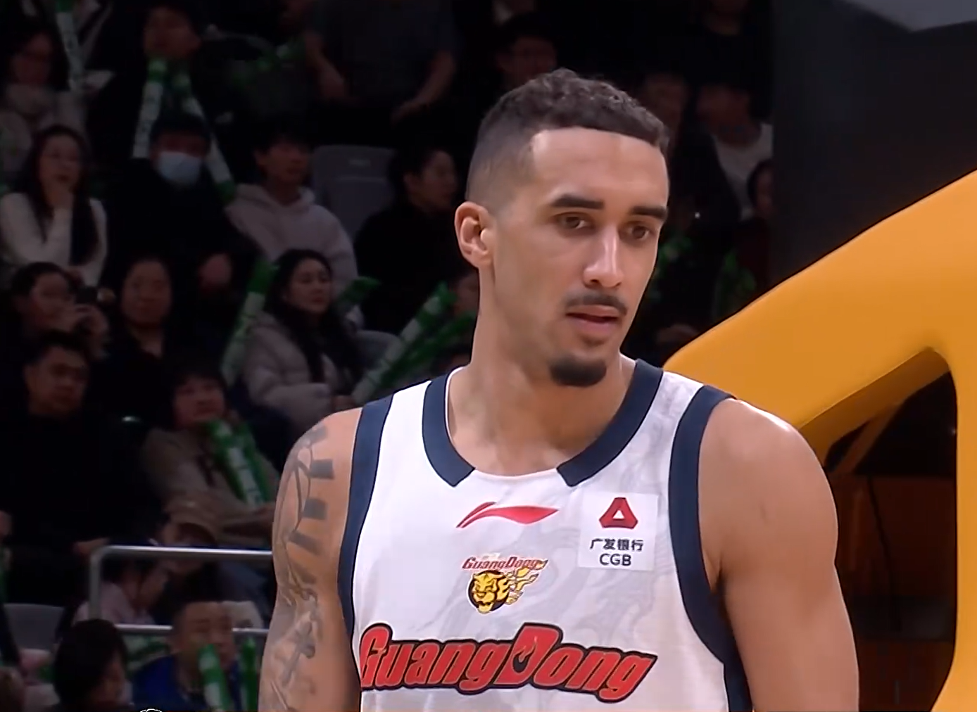 AYX SPORTS-破案了！奎因扣篮后，点解怒吼对手？原因揭晓